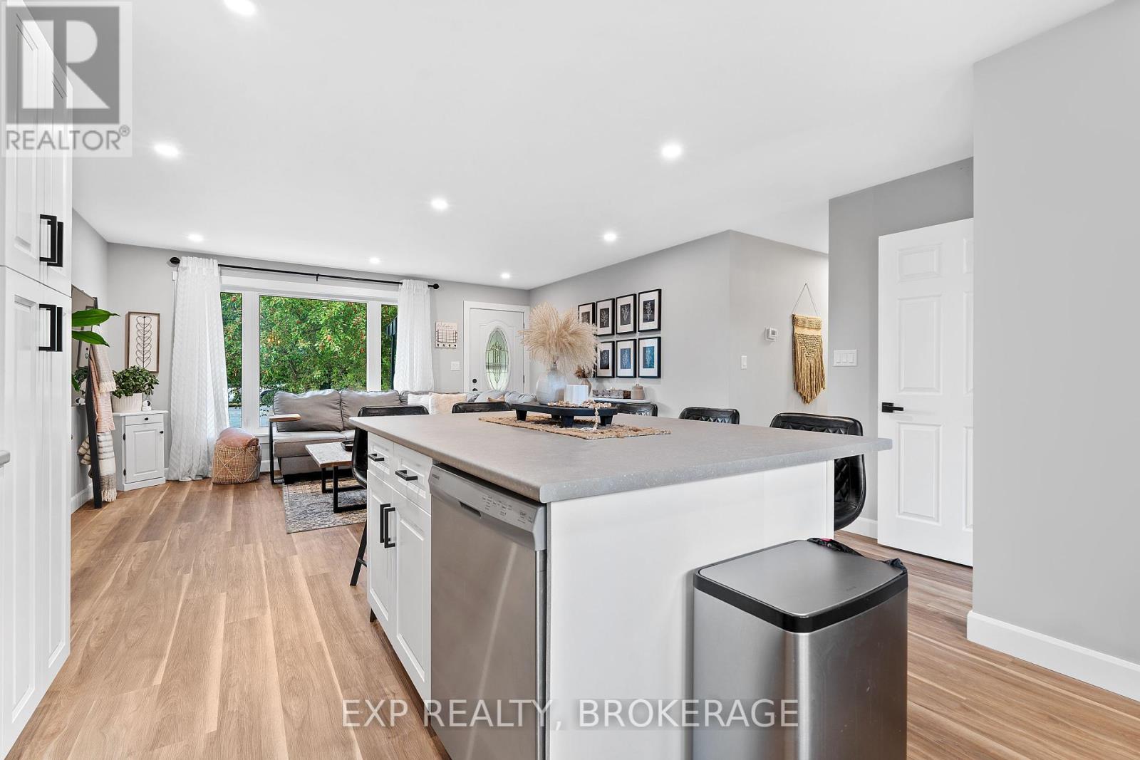 Photo 16 of 3858 Quinn Road W, Frontenac ON