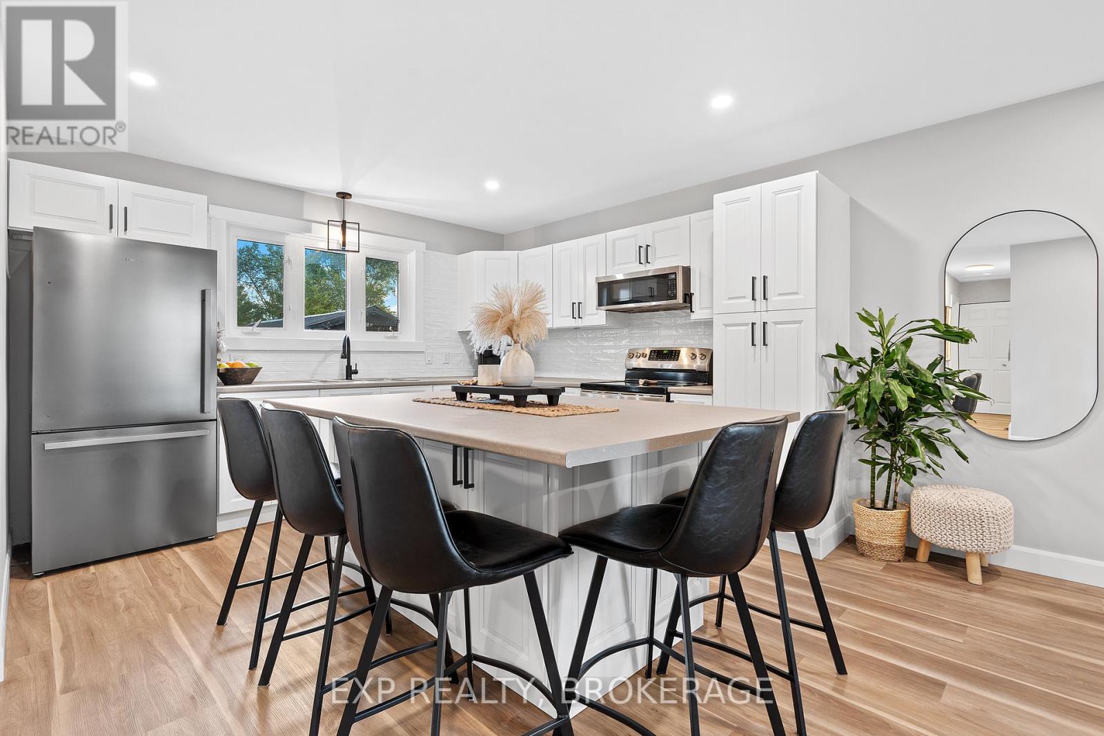 Photo 13 of 3858 Quinn Road W, Frontenac ON