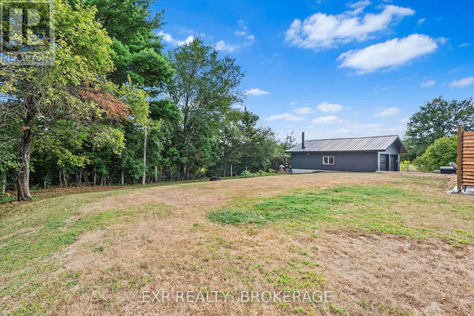 Photo 32 of 3858 Quinn Road W, Frontenac ON