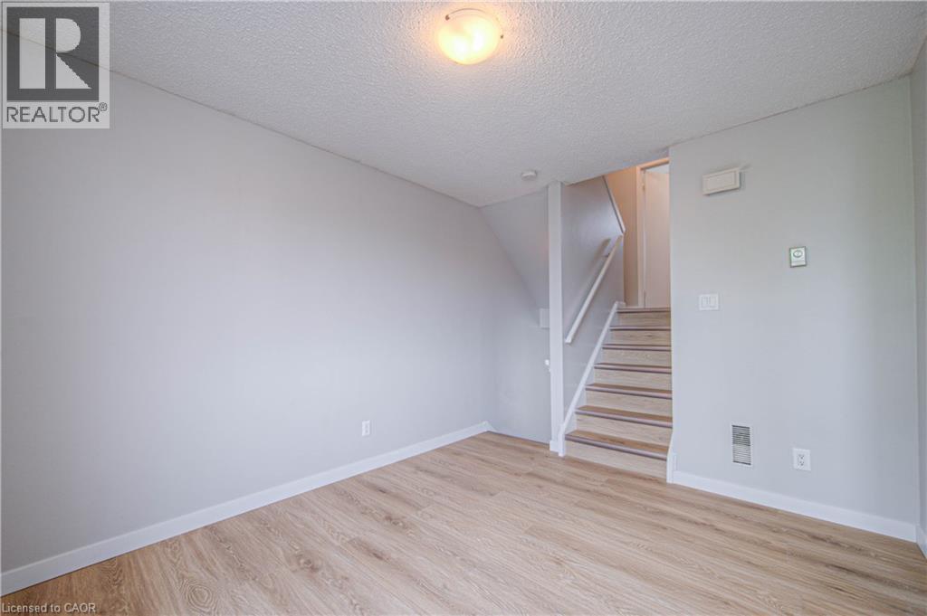 Photo 11 of 135 Chalmers Street S Unit 65, Cambridge ON