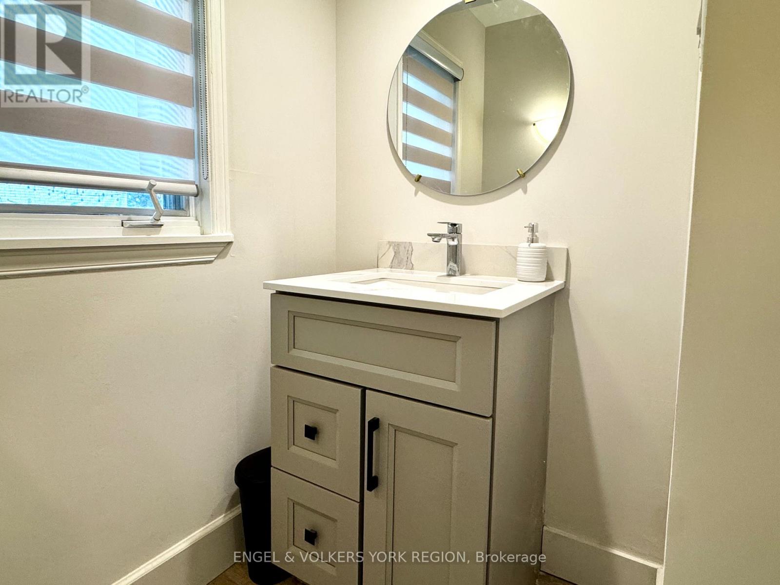 Photo 15 of Main 185 Rumble Avenue, Richmond Hill ON