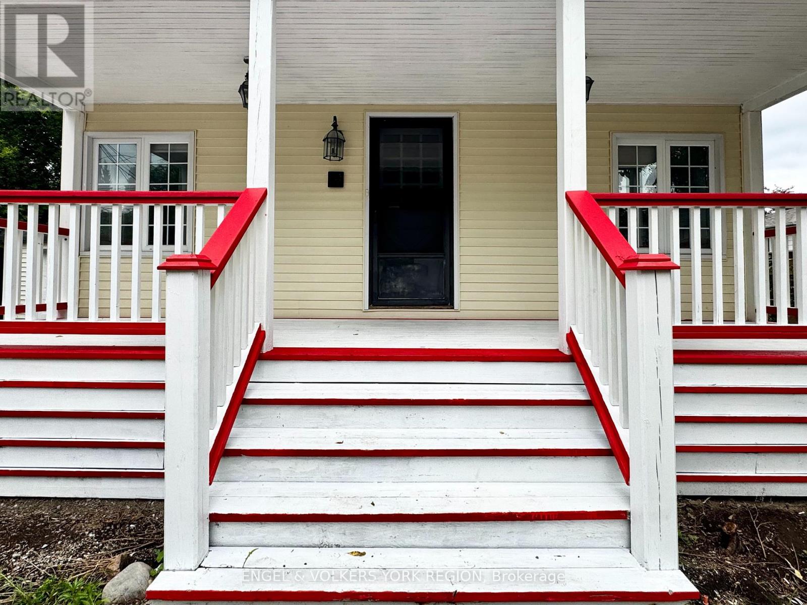 Photo 3 of Main 185 Rumble Avenue, Richmond Hill ON