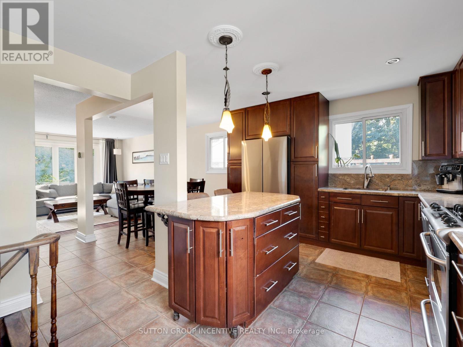 Photo 32 of 412 Orsi Avenue, Bradford West Gwillimbury ON