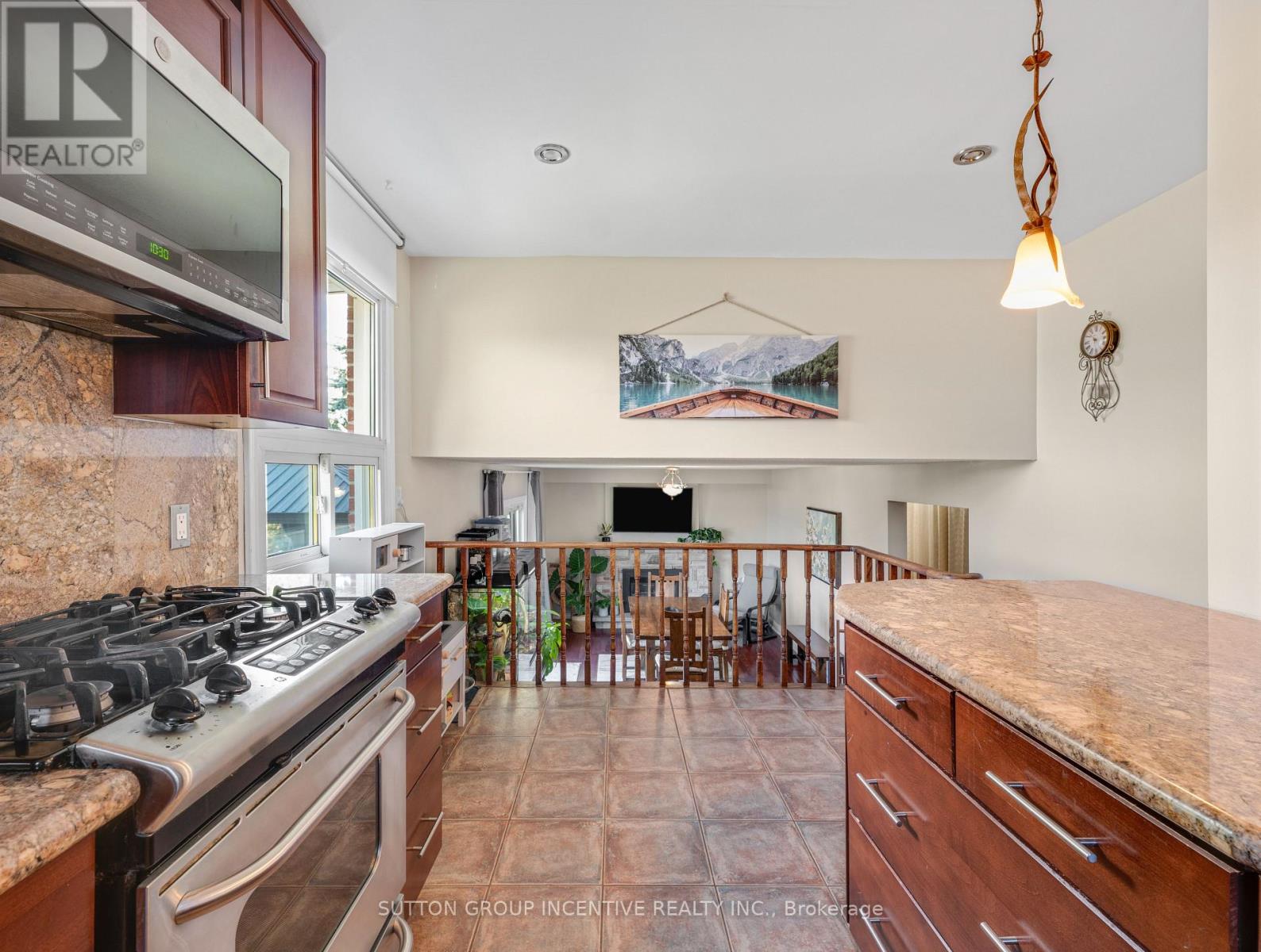 Photo 35 of 412 Orsi Avenue, Bradford West Gwillimbury ON