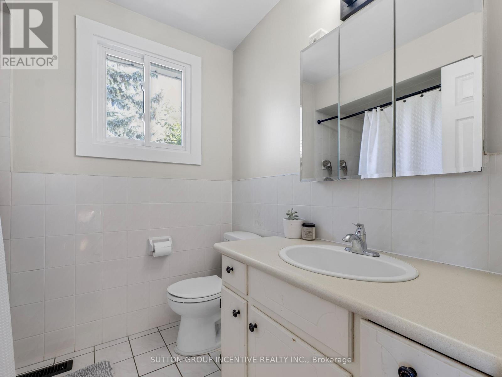 Photo 1 of 412 Orsi Avenue, Bradford West Gwillimbury ON