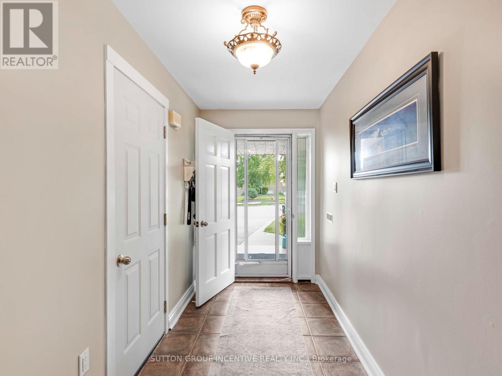 Photo 40 of 412 Orsi Avenue, Bradford West Gwillimbury ON