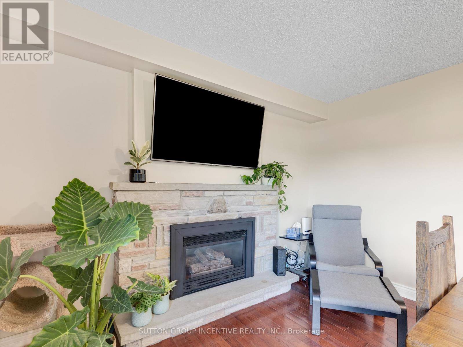 Photo 29 of 412 Orsi Avenue, Bradford West Gwillimbury ON