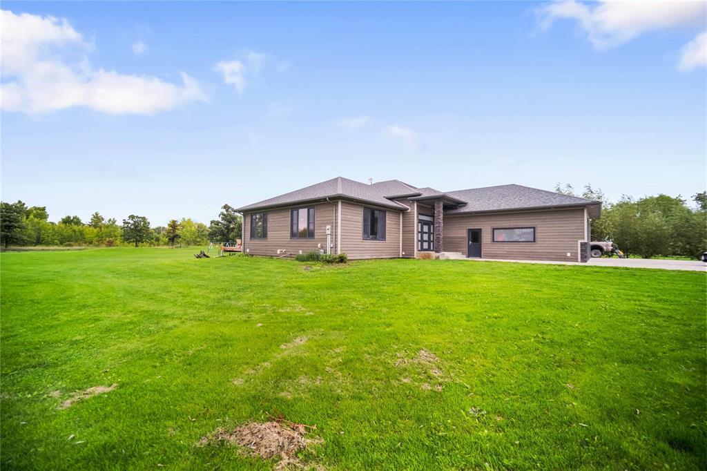 Photo 37 of 63 Grace Lane, Mitchell MB