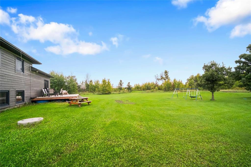 Photo 41 of 63 Grace Lane, Mitchell MB