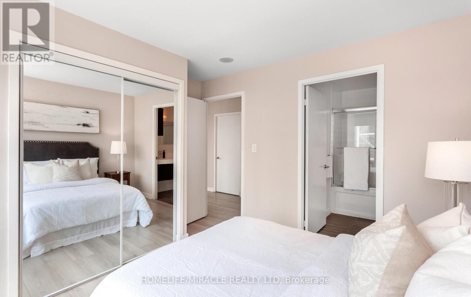 Photo 18 of 3002 25 Telegram Mews, Toronto ON