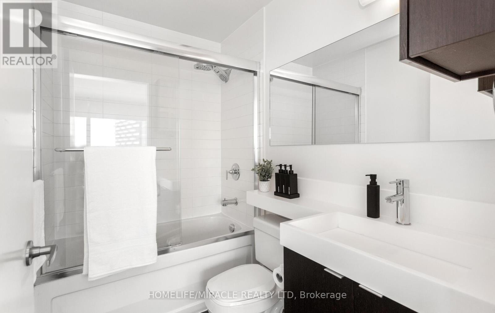 Photo 19 of 3002 25 Telegram Mews, Toronto ON