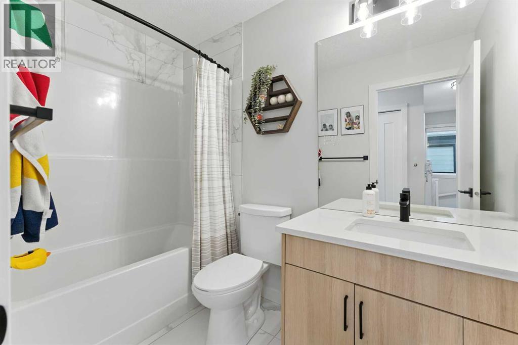 Photo 21 of 20 Heritage Lane, Cochrane AB