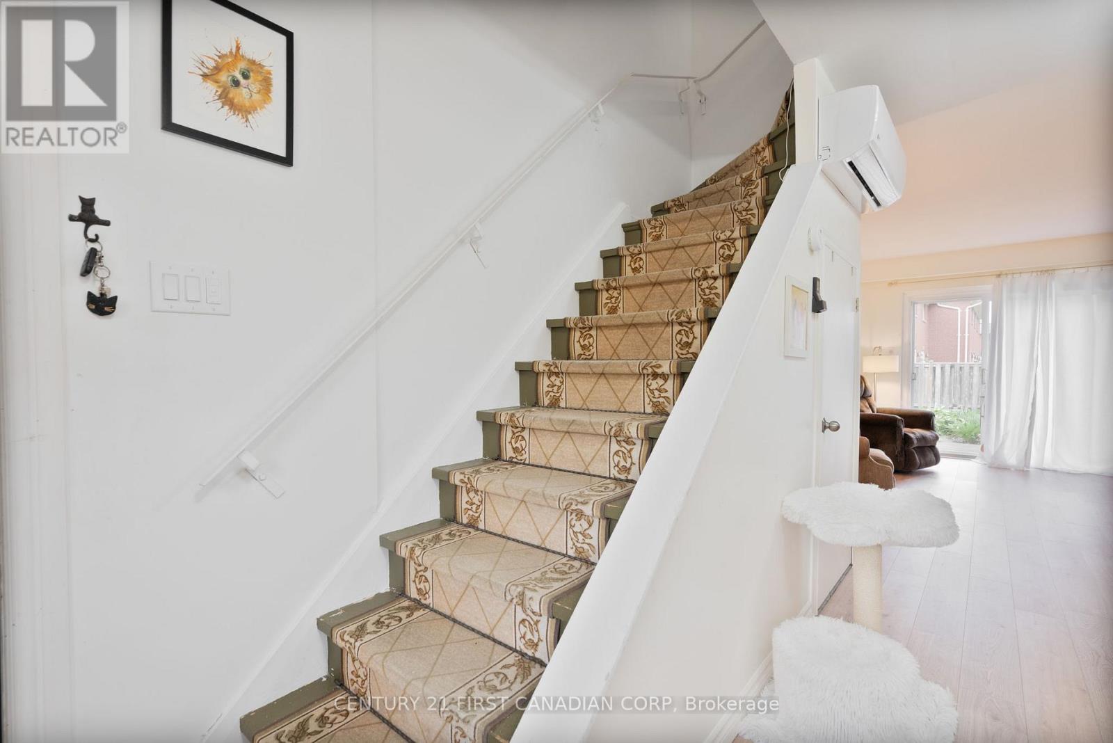 Photo 11 of 139 1090 Kipps Lane, London East ON