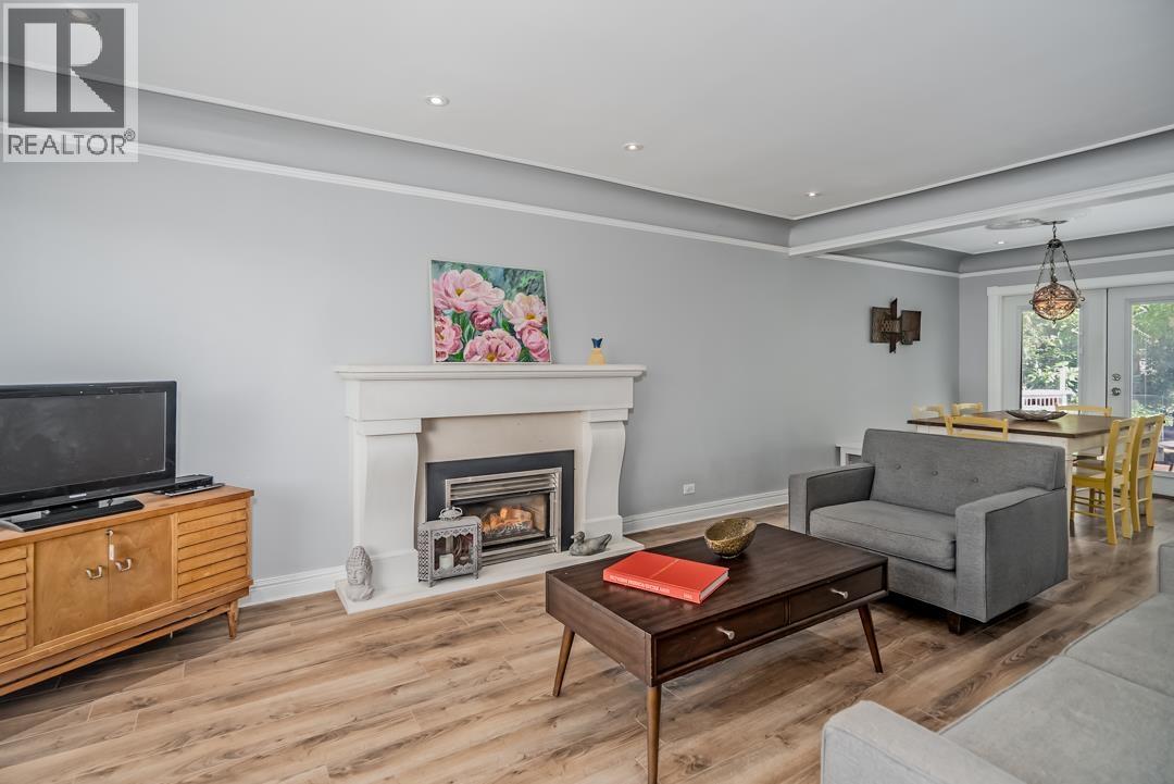 Photo 12 of 7760 Mary Avenue, Burnaby BC
