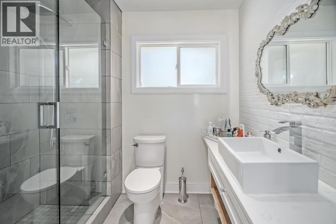 Photo 18 of 7760 Mary Avenue, Burnaby BC