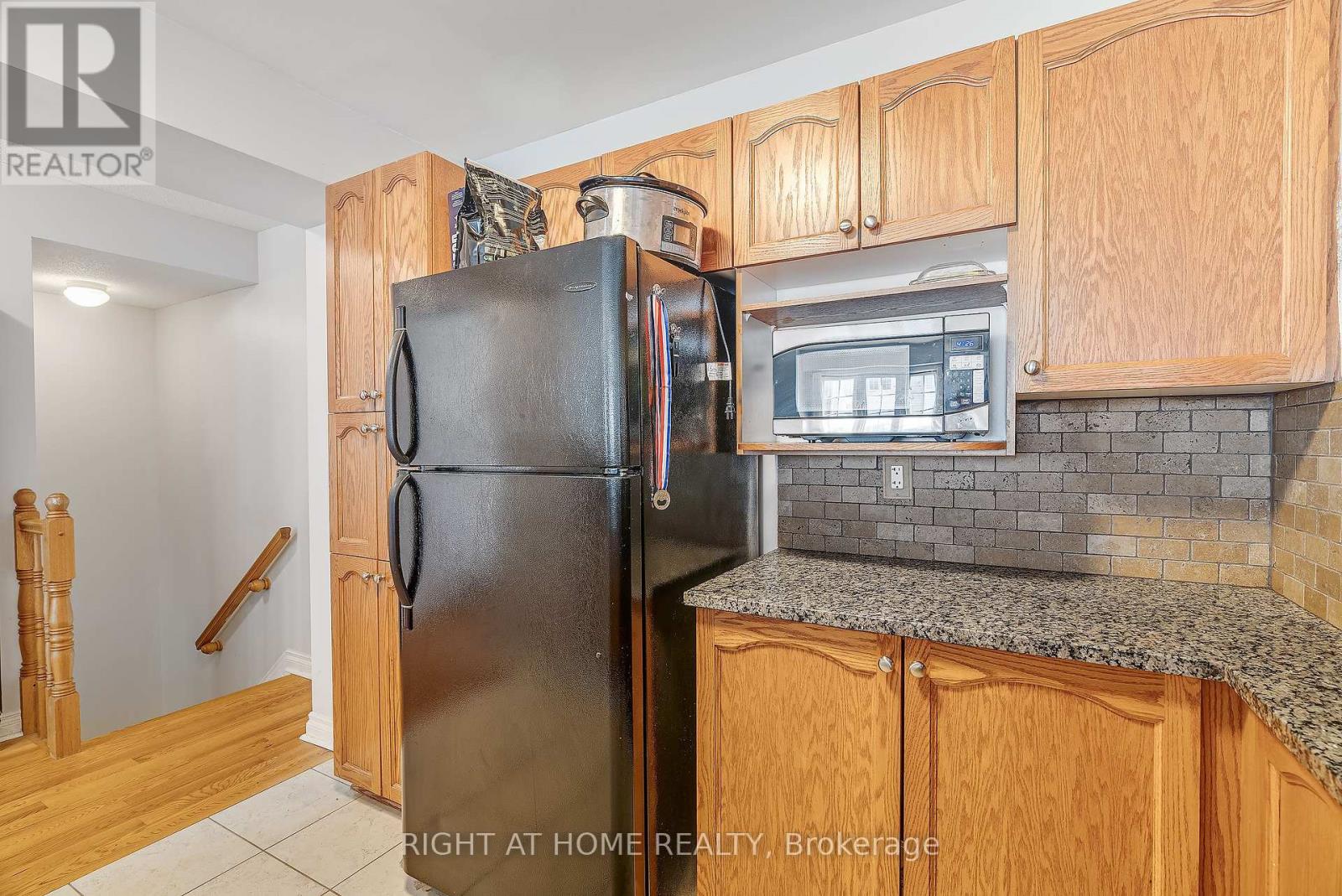Photo 15 of 134 Fordham Private, Ottawa ON