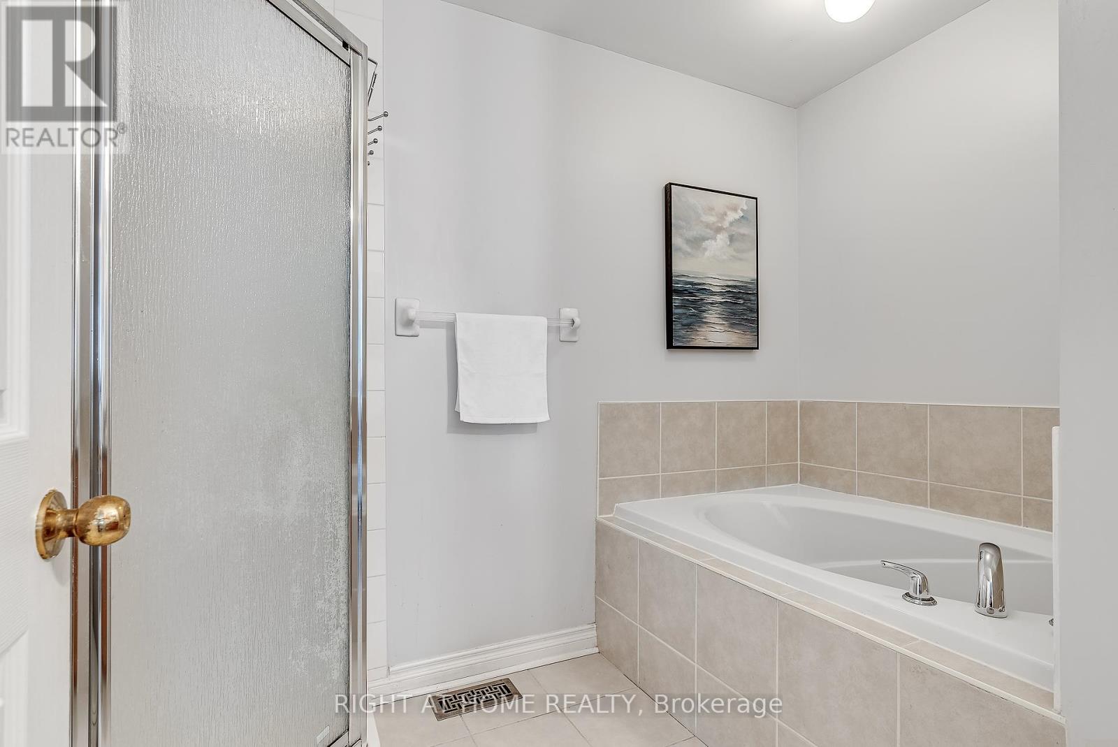 Photo 37 of 134 Fordham Private, Ottawa ON