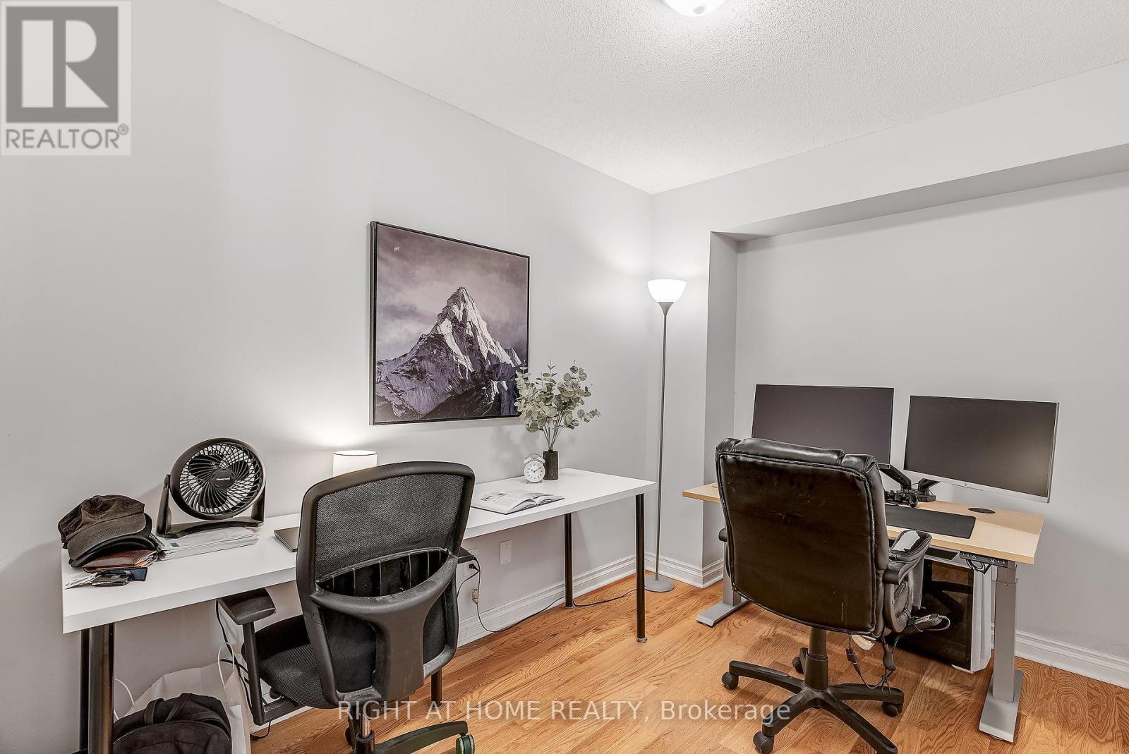 Photo 6 of 134 Fordham Private, Ottawa ON