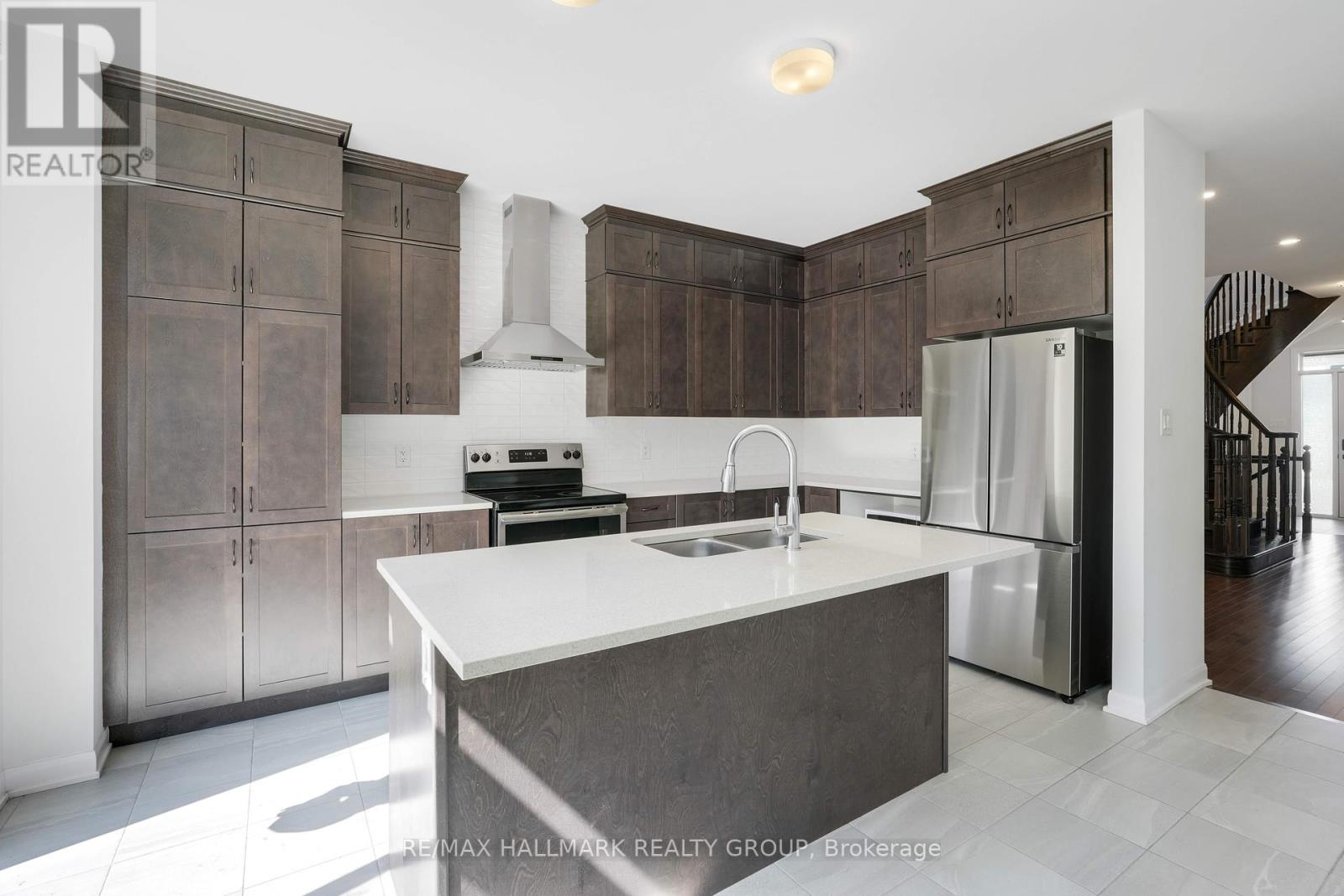 Photo 14 of 68 Ralph Erfle Way, Ottawa ON