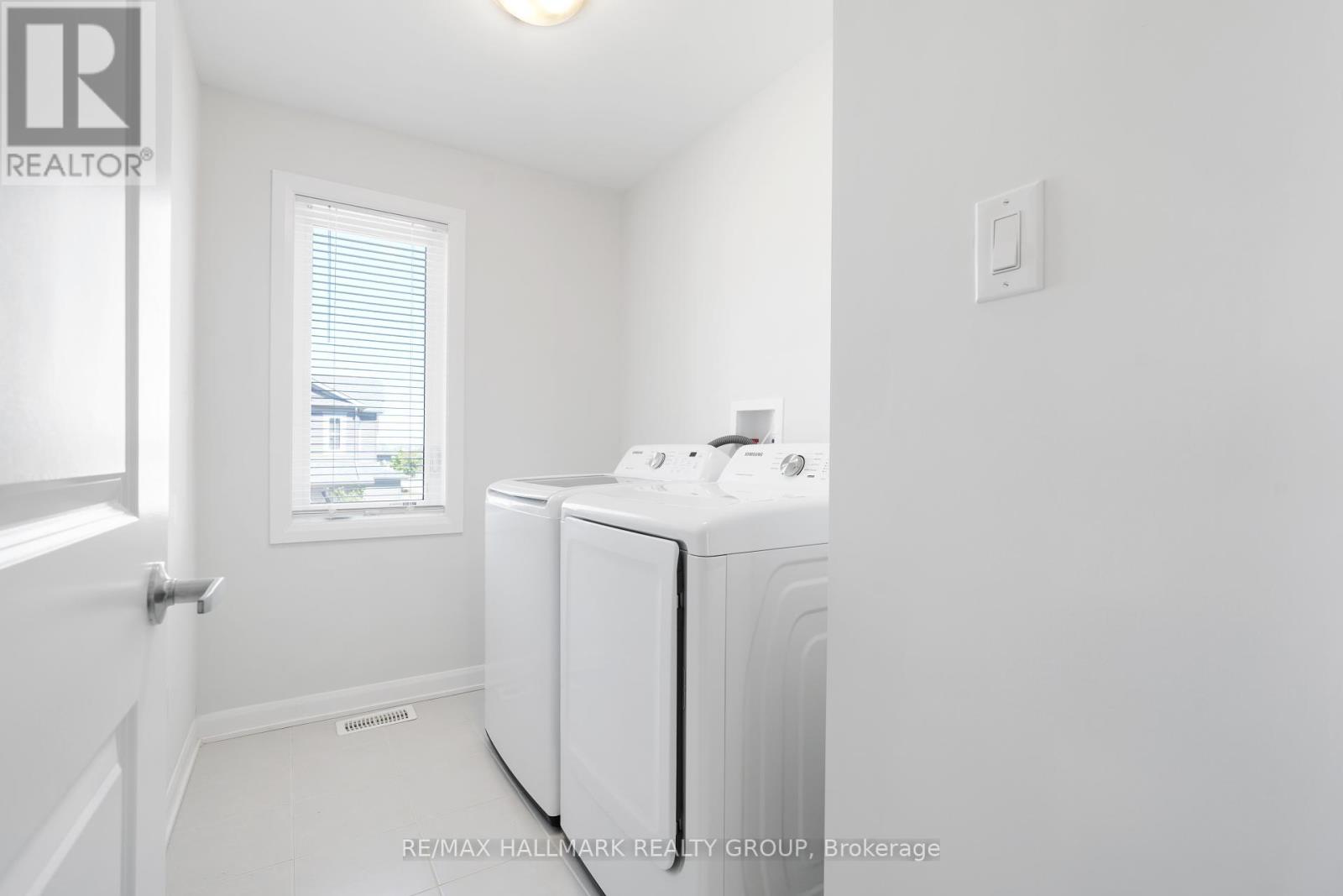 Photo 22 of 68 Ralph Erfle Way, Ottawa ON