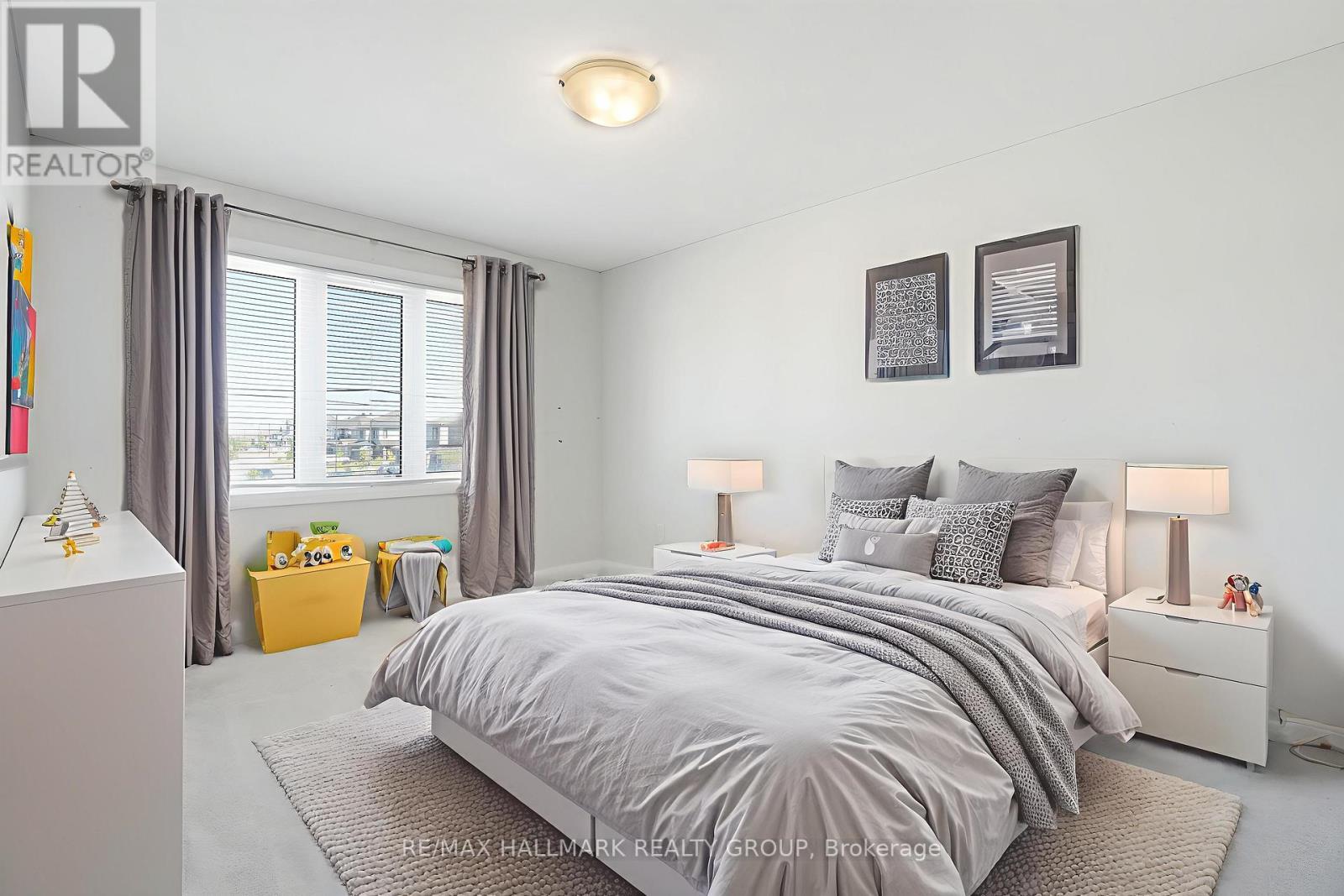 Photo 23 of 68 Ralph Erfle Way, Ottawa ON