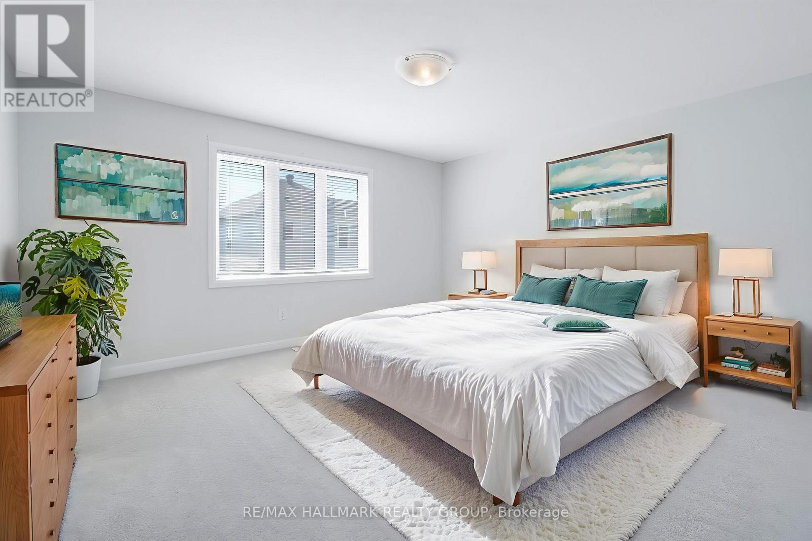 Photo 32 of 68 Ralph Erfle Way, Ottawa ON