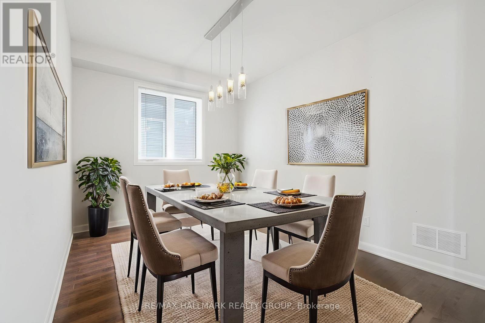 Photo 7 of 68 Ralph Erfle Way, Ottawa ON