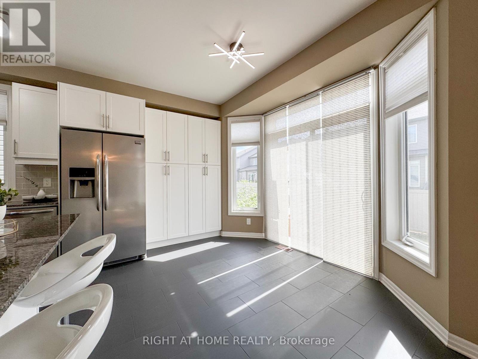 Photo 10 of 506 Peerless Street, Ottawa ON