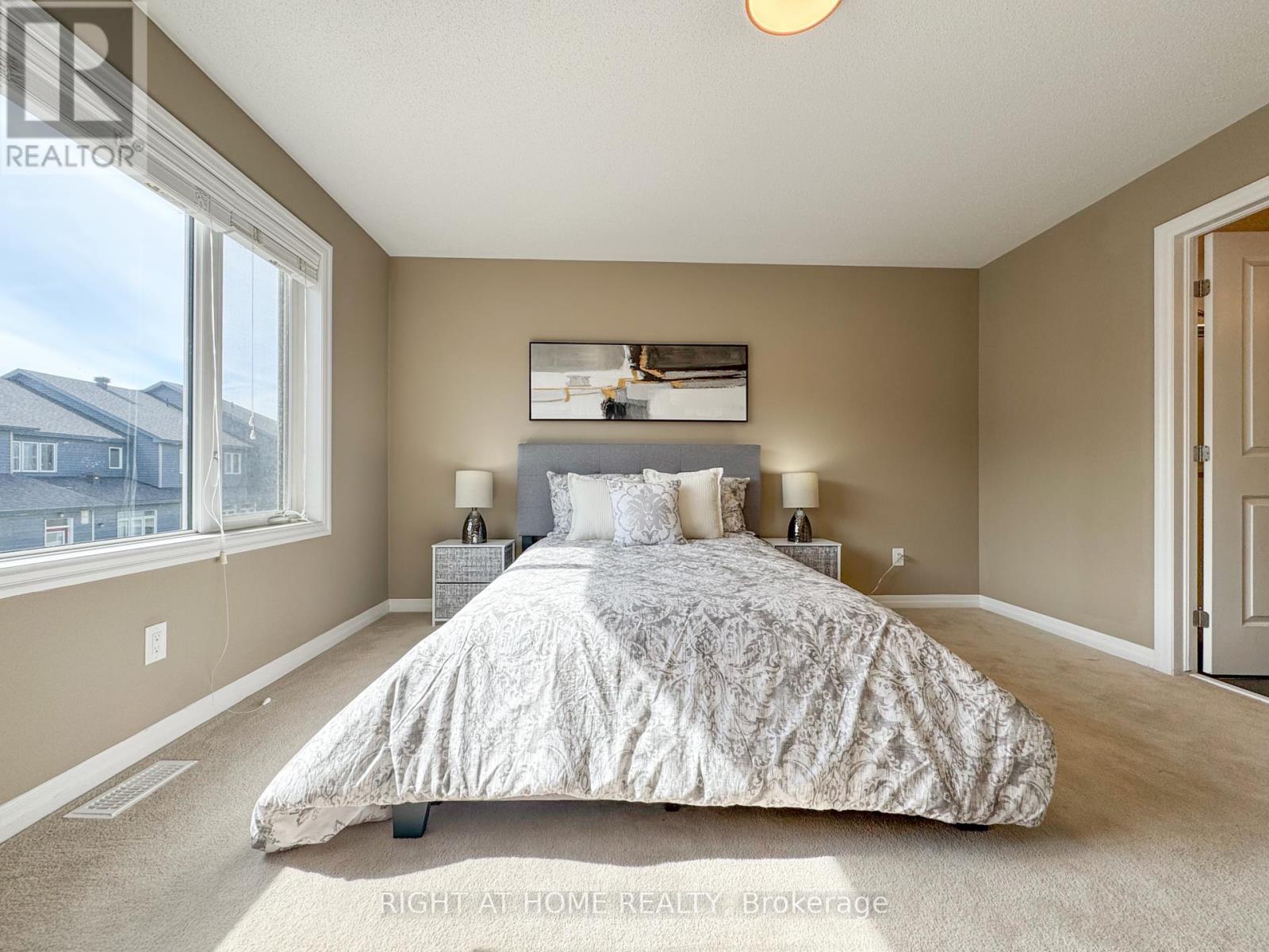 Photo 16 of 506 Peerless Street, Ottawa ON