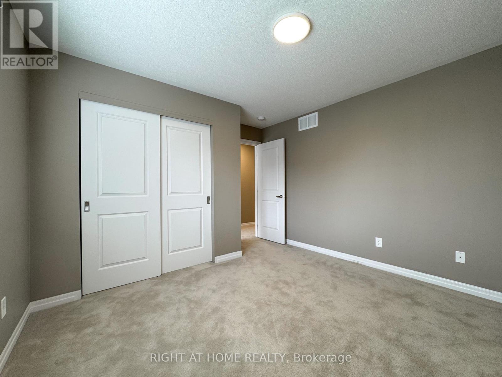 Photo 23 of 506 Peerless Street, Ottawa ON