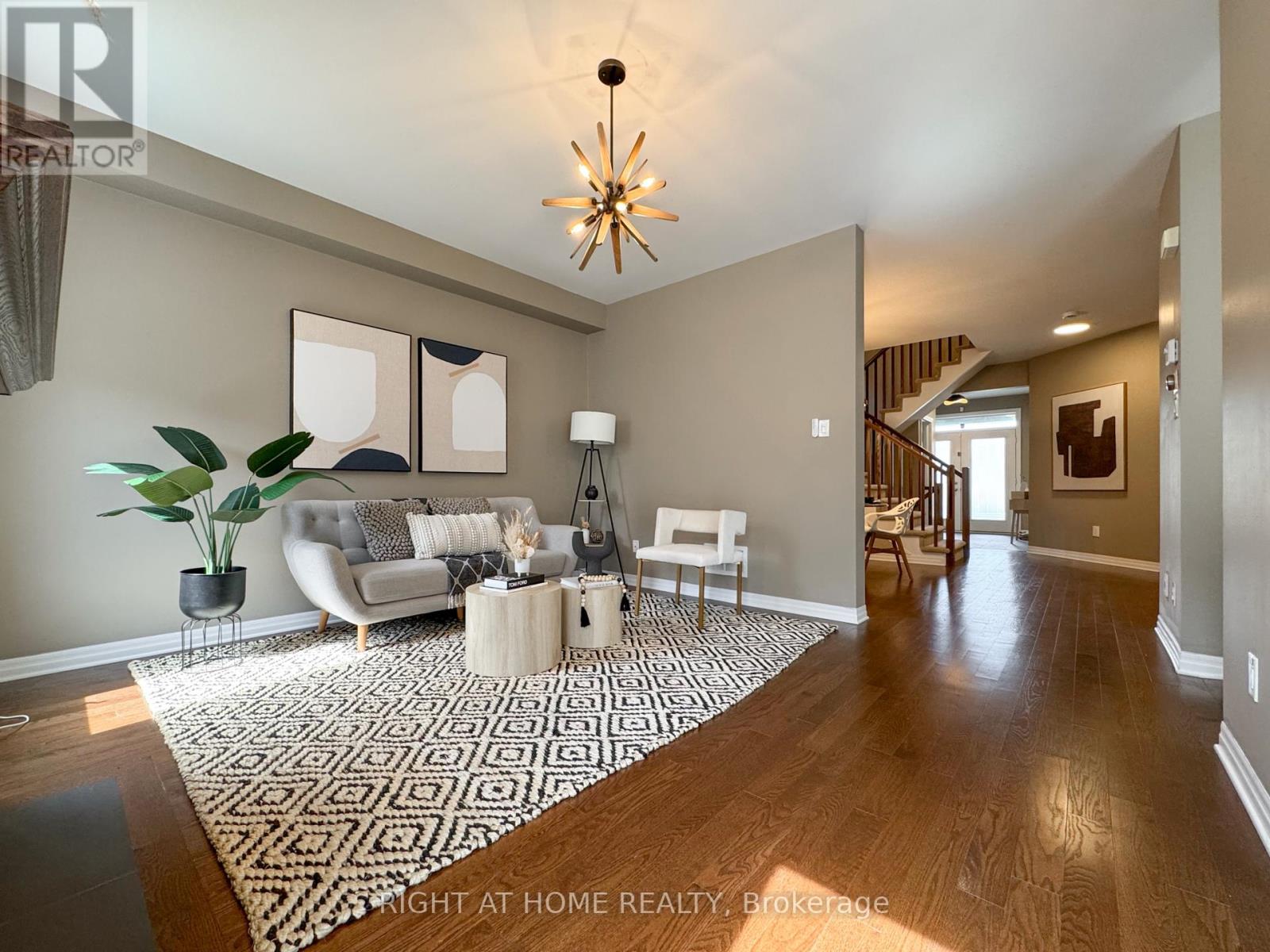 Photo 7 of 506 Peerless Street, Ottawa ON
