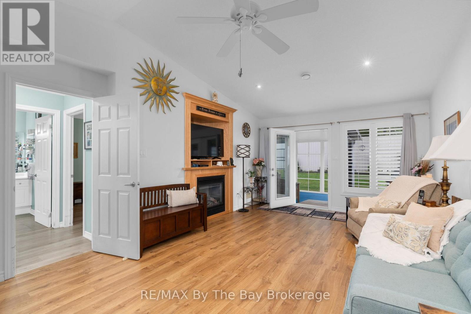 Photo 4 of 29 Meadow Lane, Wasaga Beach ON