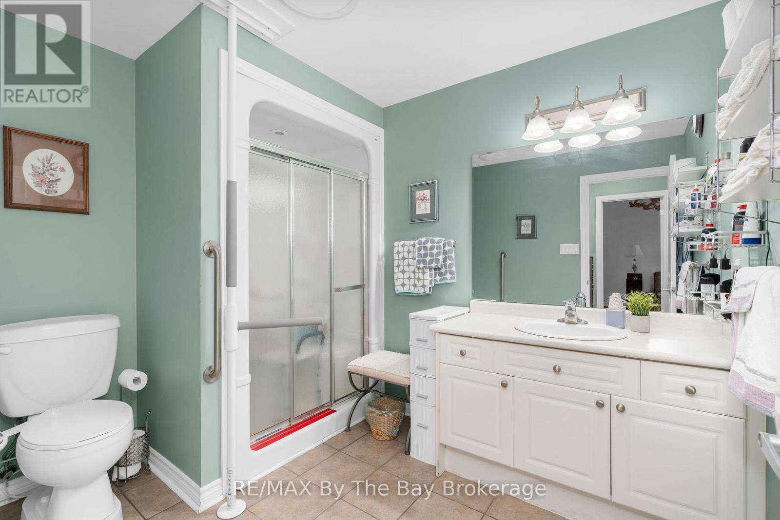 Photo 10 of 29 Meadow Lane, Wasaga Beach ON