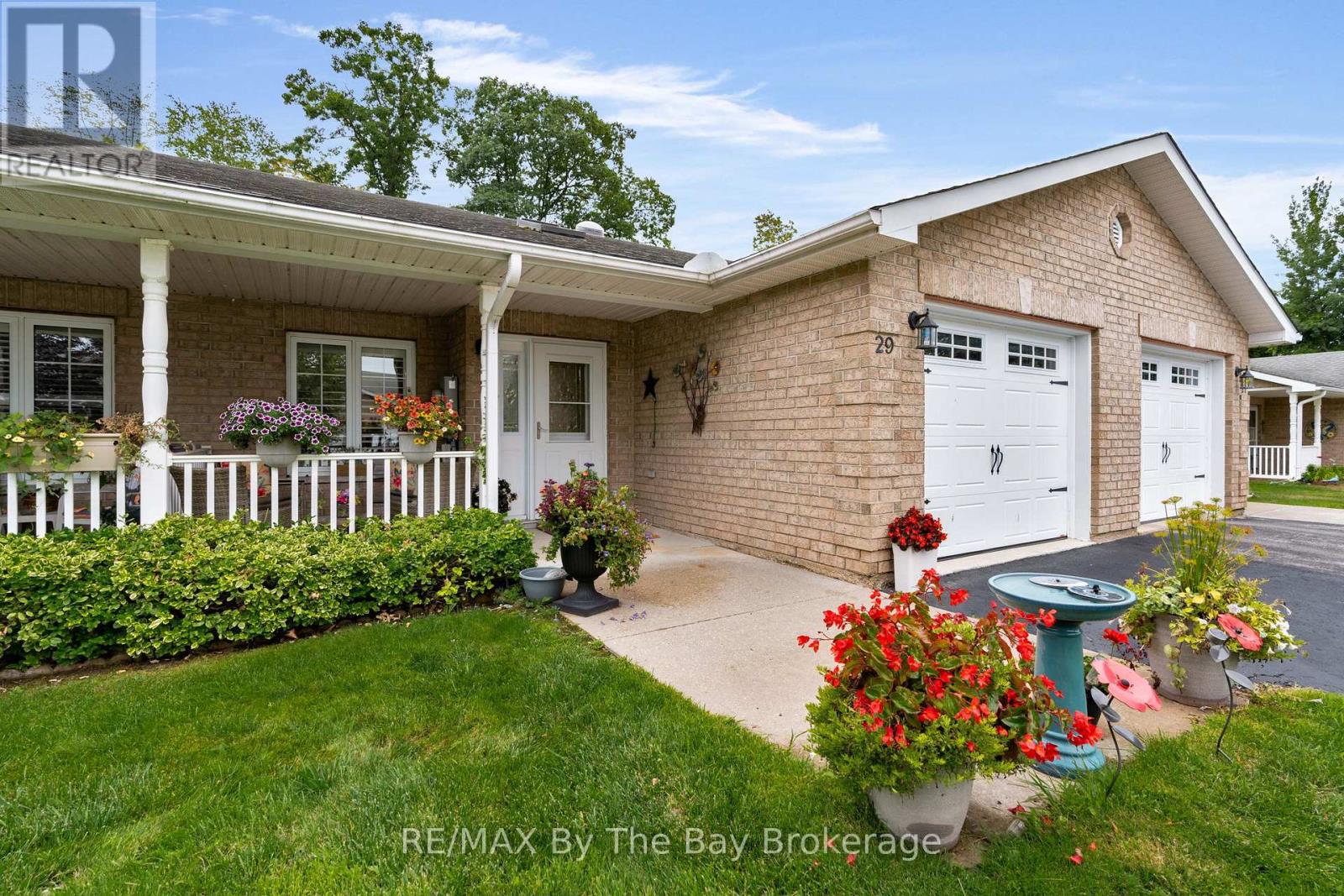 Photo 20 of 29 Meadow Lane, Wasaga Beach ON