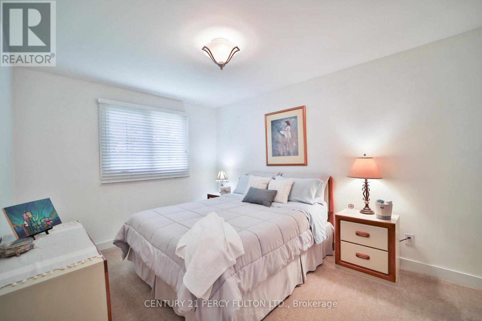 Photo 10 of 1520 Rebecca Street, Oakville ON