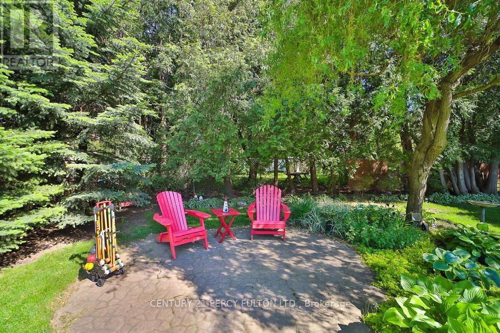 Photo 2 of 1520 Rebecca Street, Oakville ON