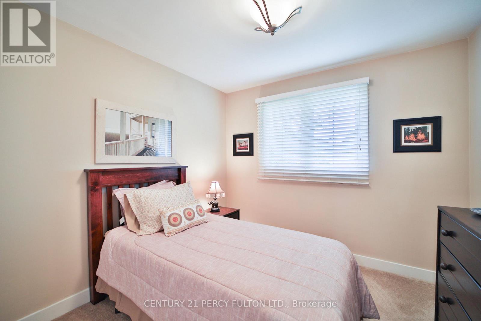 Photo 9 of 1520 Rebecca Street, Oakville ON