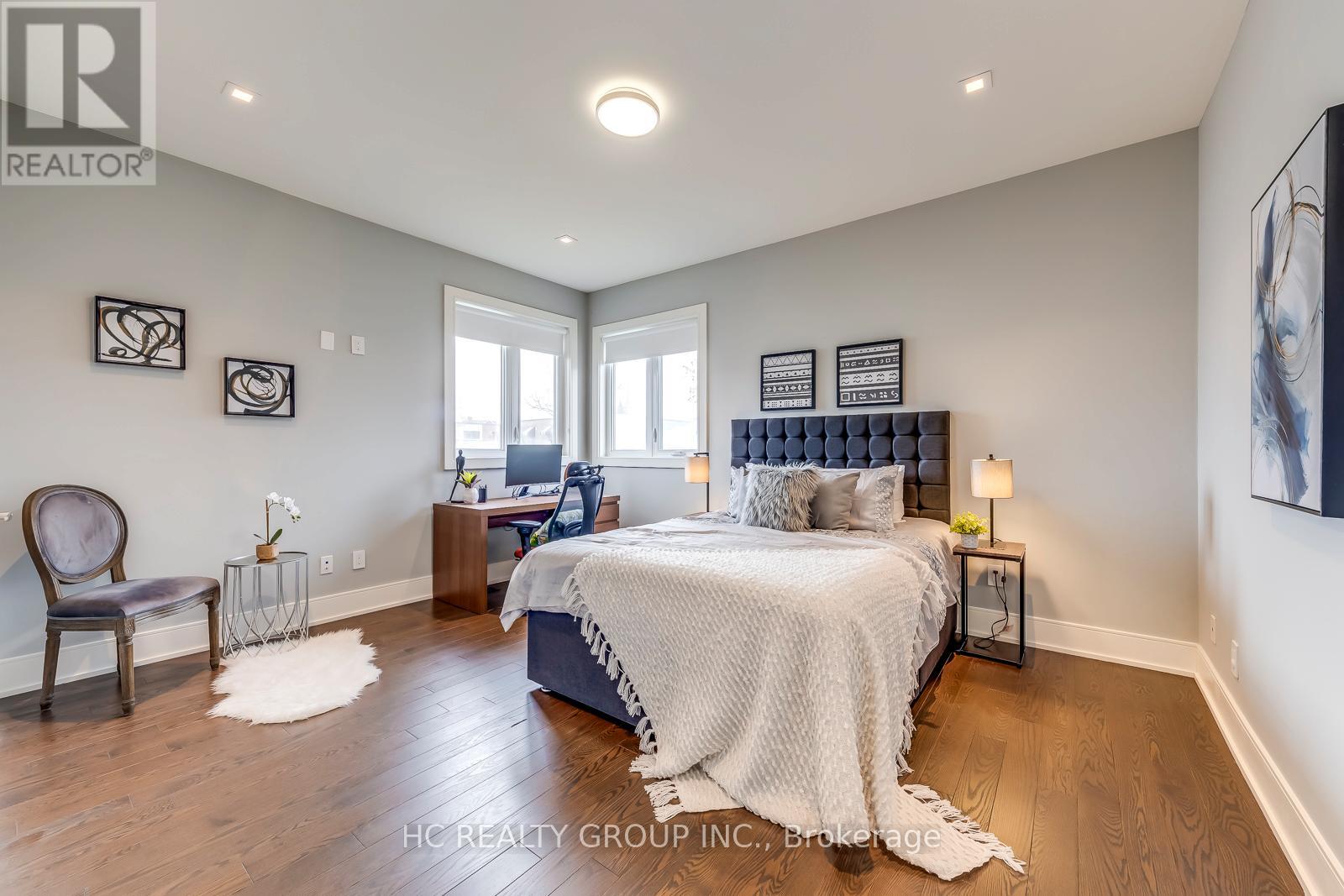 Photo 23 of 18 Ash Crescent, Toronto ON