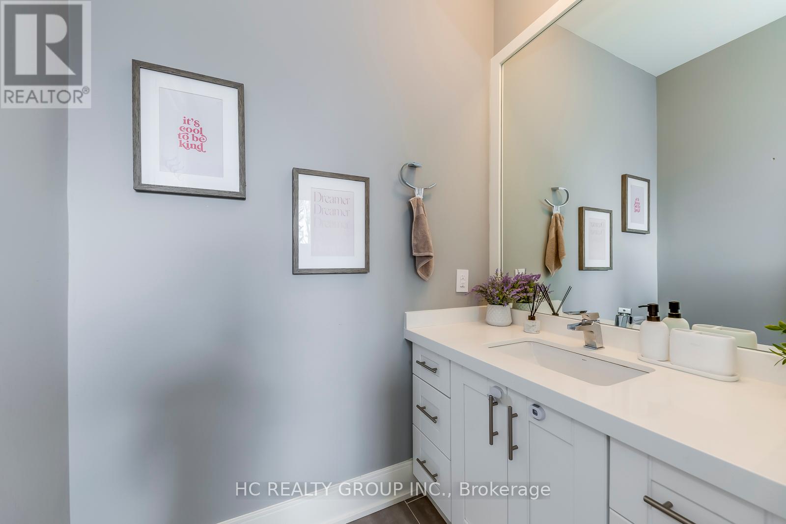 Photo 27 of 18 Ash Crescent, Toronto ON