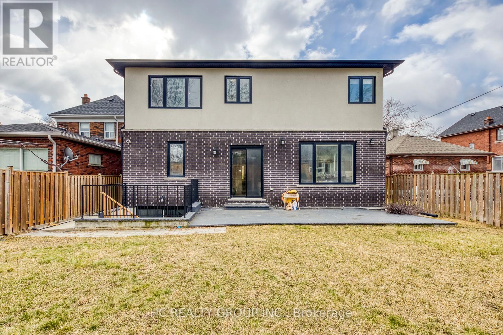 Photo 40 of 18 Ash Crescent, Toronto ON