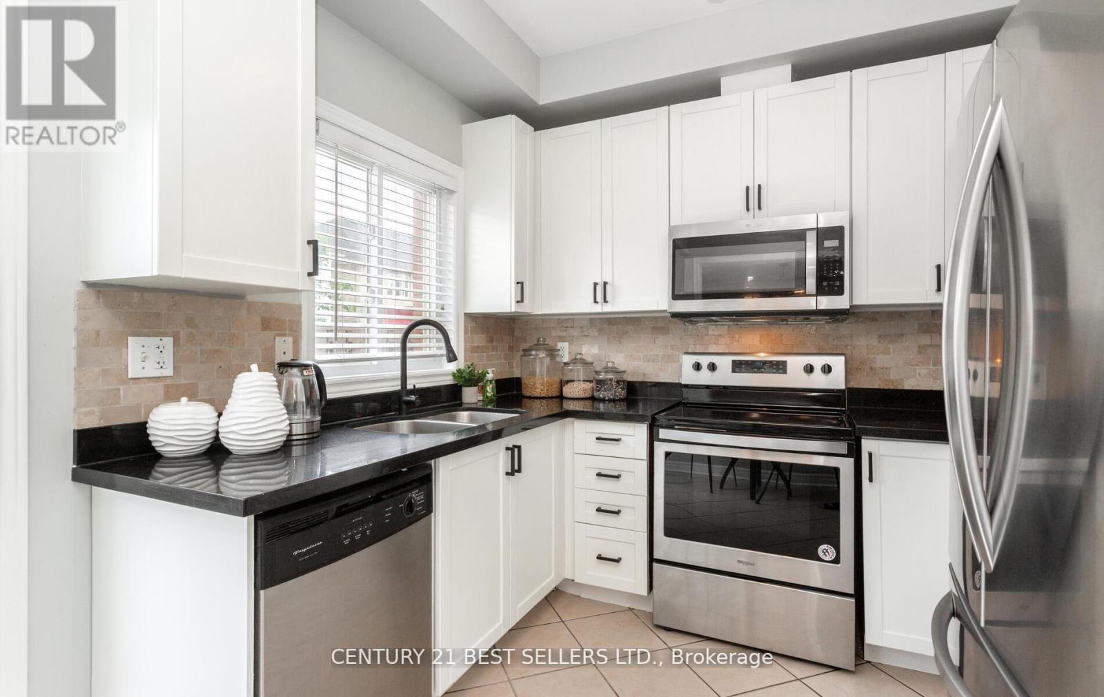 Photo 17 of 222 Andrews Trail, Milton ON