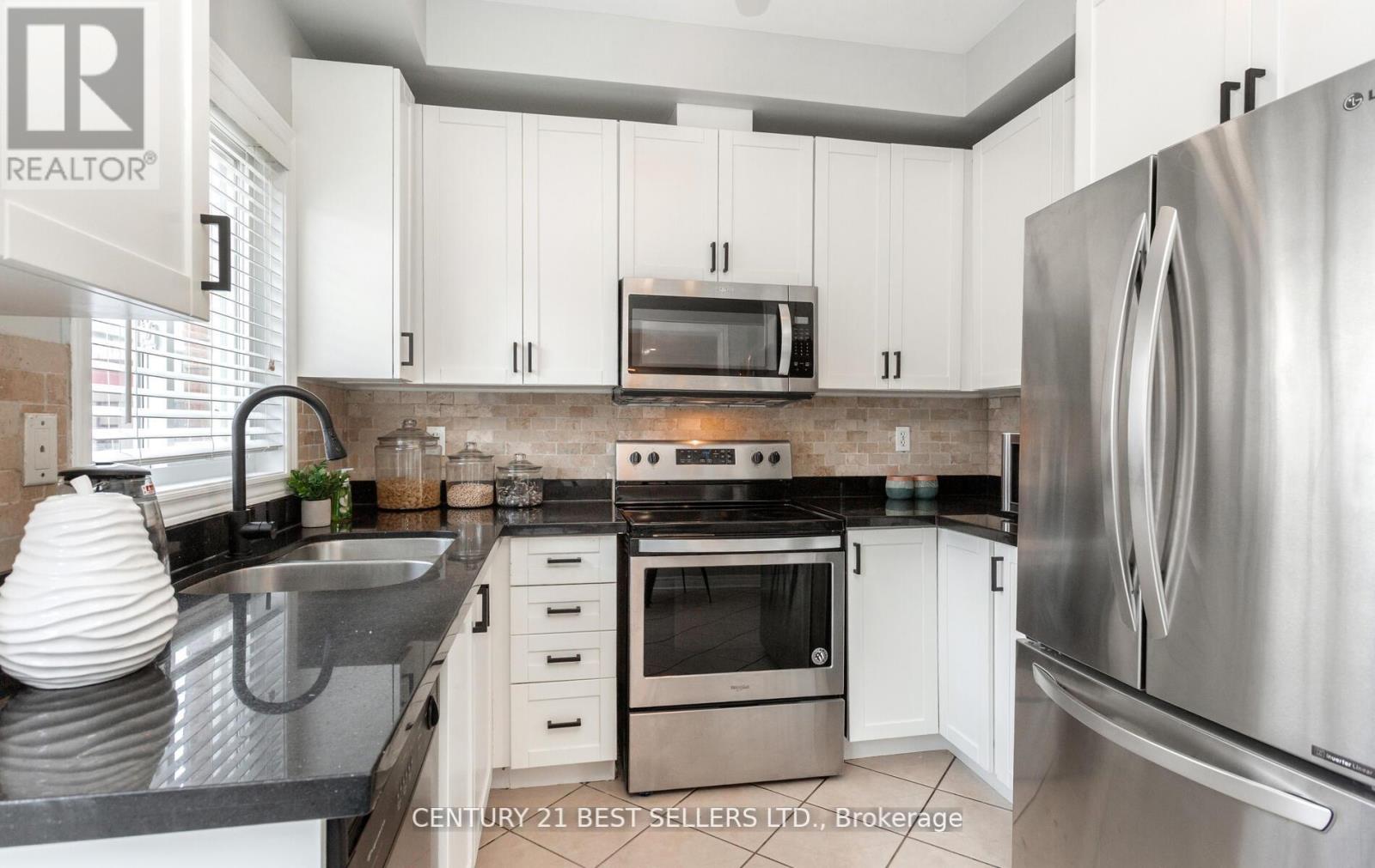 Photo 18 of 222 Andrews Trail, Milton ON