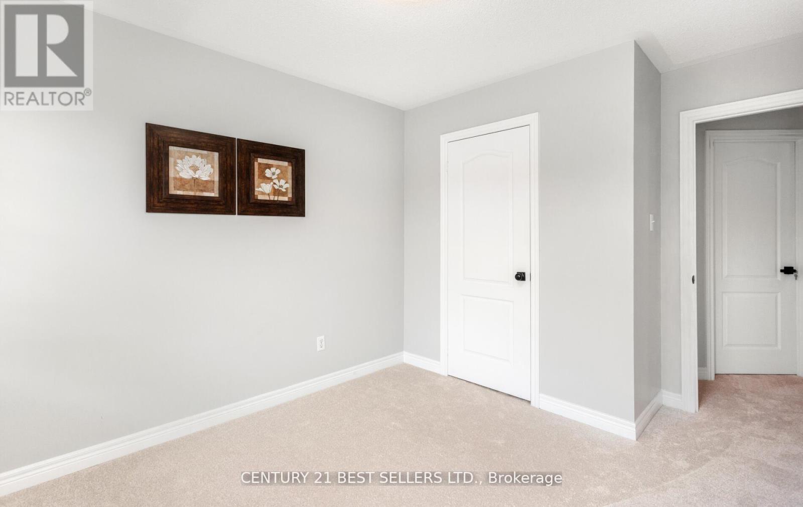 Photo 33 of 222 Andrews Trail, Milton ON