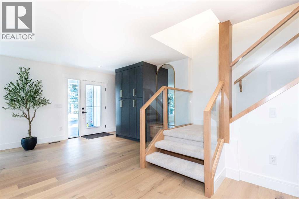 Photo 11 of 216 Pump Hill Crescent Sw, Calgary AB