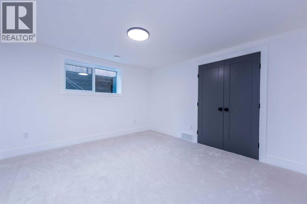 Photo 31 of 216 Pump Hill Crescent Sw, Calgary AB