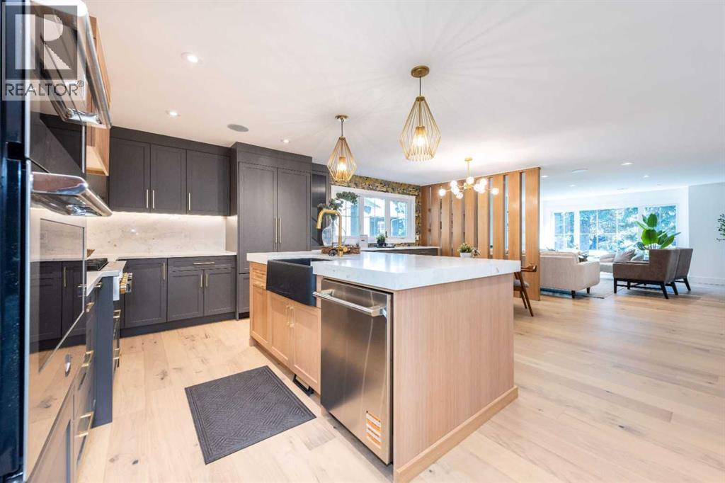 Photo 7 of 216 Pump Hill Crescent Sw, Calgary AB