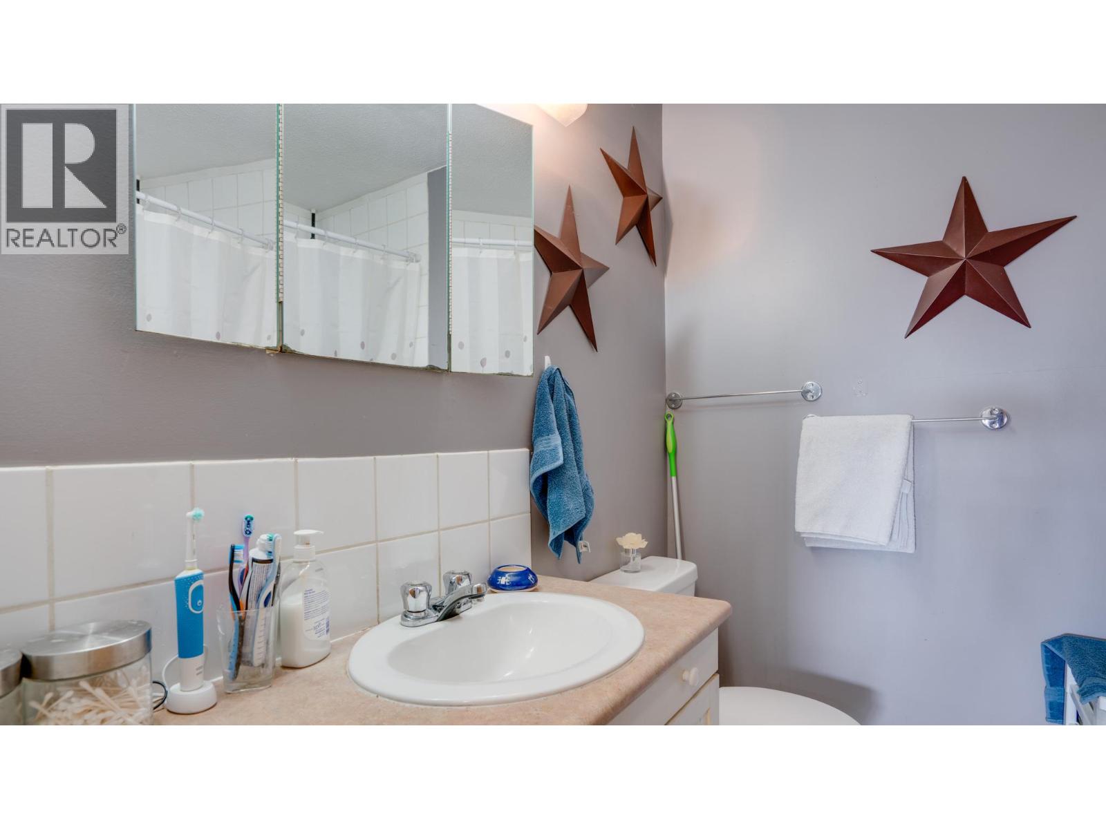 Photo 10 of 3303 Belaire Drive, Armstrong BC