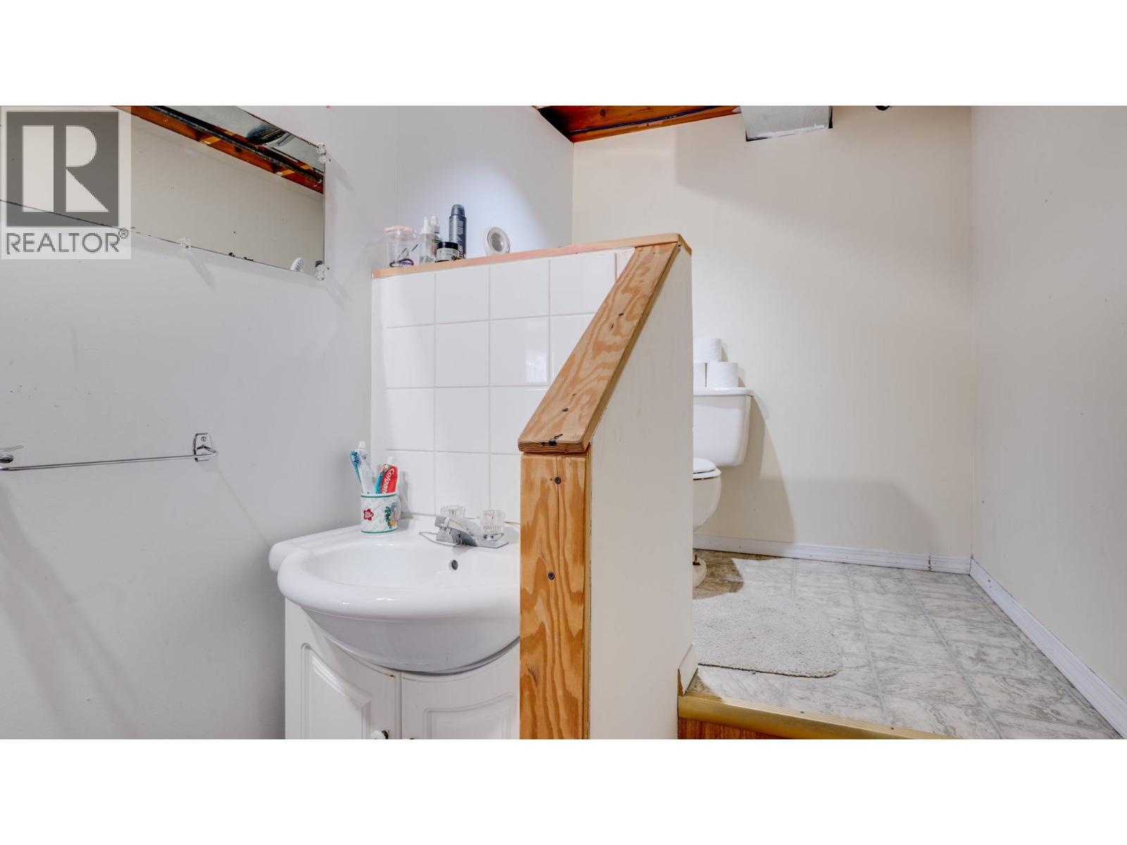 Photo 17 of 3303 Belaire Drive, Armstrong BC