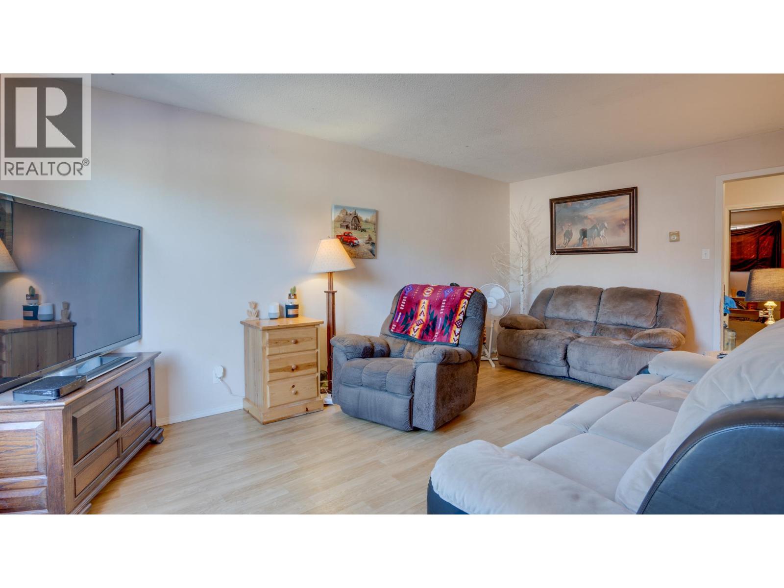 Photo 4 of 3303 Belaire Drive, Armstrong BC