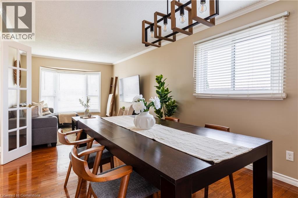 Photo 6 of 3261 Woodcroft Crescent, Burlington ON